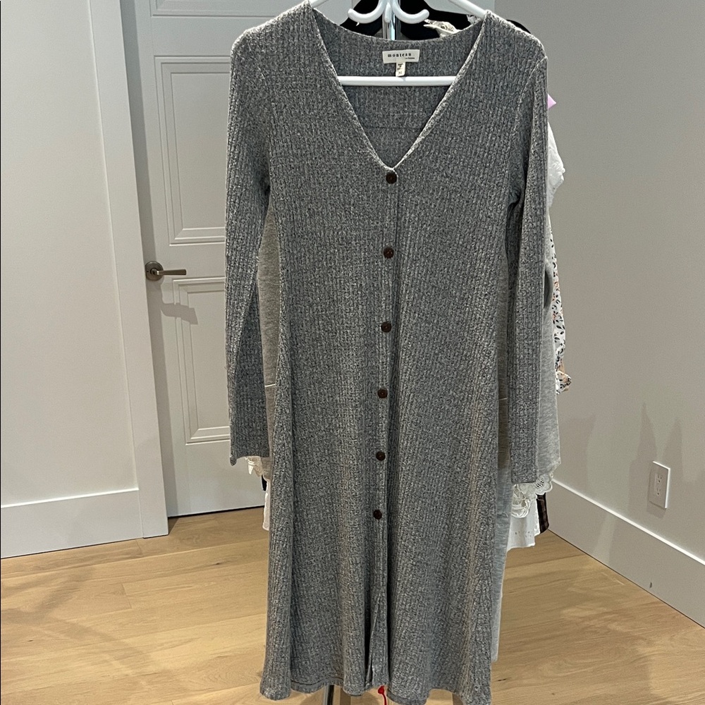 Elegant Gray Long Sleeve Knit Dress